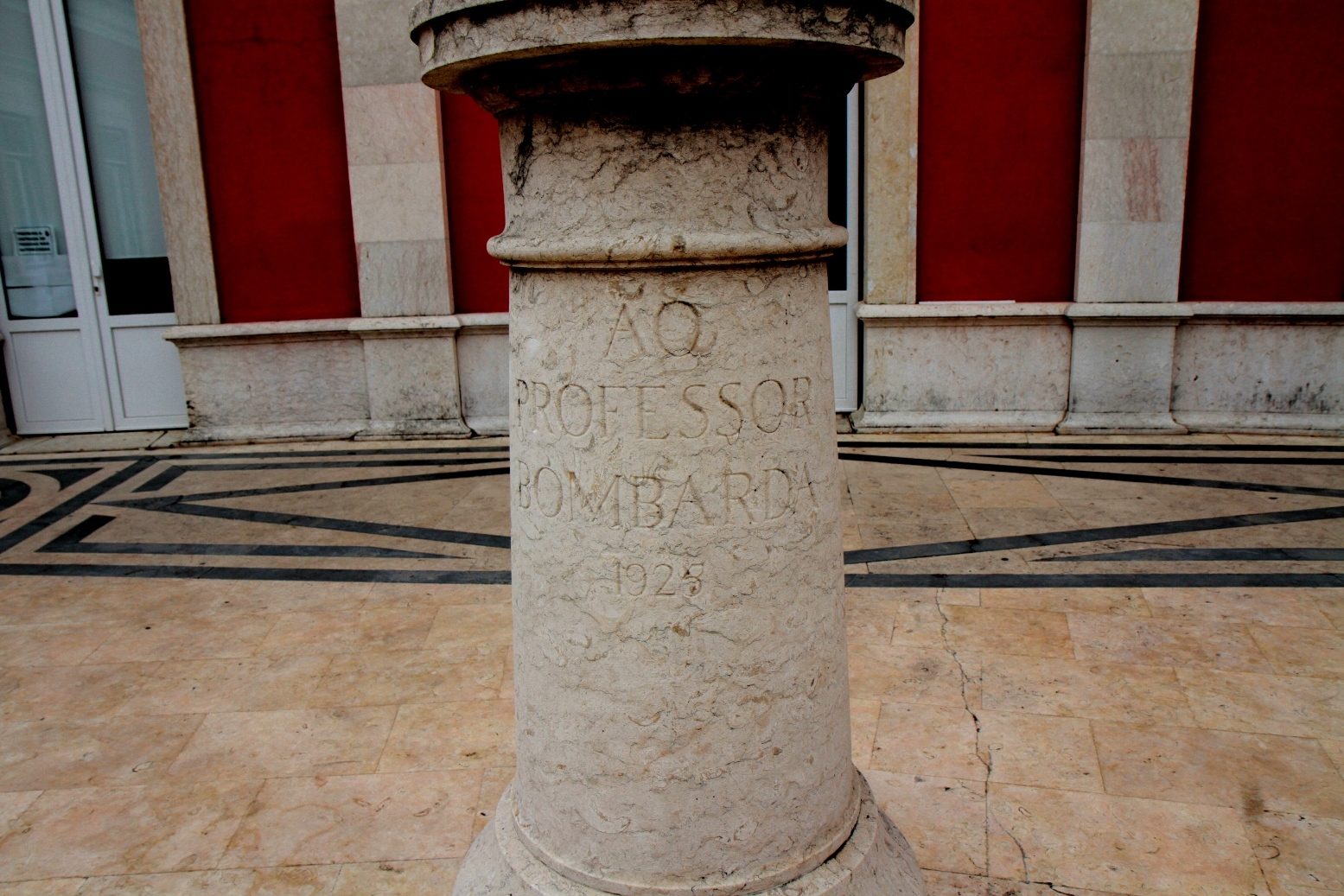 Miguel Bombarda's bust, NOVA Facultade de Ciencias Medicas, Lisbon - 05.JPG